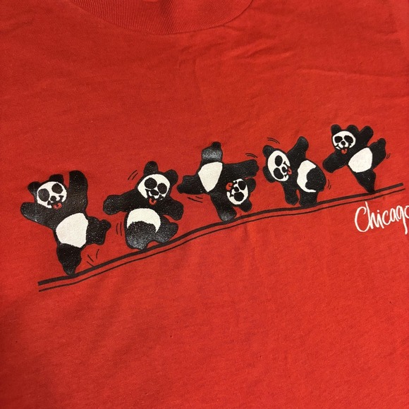 Vintage Chicago Panda Shirt Mens Small Red Screen Stars USA 80s Graphic Tee - Picture 6 of 9